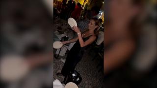 Soţia lui Dmitri Peskov dansează şi sparge farfurii în Grecia, deşi este sancţionată de UE. Cum ar fi ajuns acolo. VIDEO