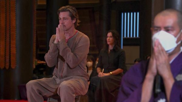 Brad Pitt, emoţionat până la lacrimi în cadrul unei ceremonii budiste, în Japonia
