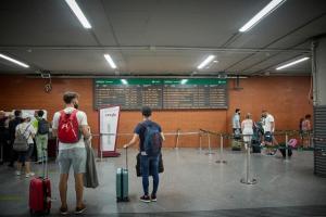 Călătorii gratuite cu trenul, pentru turişti şi localnici, în Spania. Reducerile de 100% se aplică începând de azi