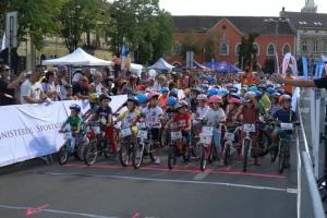 Competiţia de ciclism pentru copii a ajuns la Satu Mare. Ce premii au fost oferite celor care au urcat pe podium