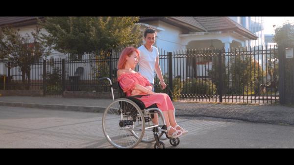 Cursă dedicată persoanelor cu handicap, aflate în scaun cu rotile, organizată în Târgu-Jiu