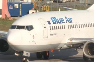 Toți românii afectați de anularea zborurilor Blue Air vor cere despăgubiri companiei low-cost