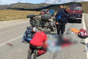 Accident cumplit pe Transalpina. Doi tineri s-au răsturnat cu ATV-ul, unul dintre ei a ajuns în stare gravă la spital