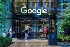 Google va trebuie să plătească o amendă record. Cea de-a doua înfrângerea a gigantului în fața Bruxelles-ului într-un singur an
