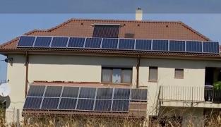 O familie din Tuzla a dat peste 10.000 de euro pentru panouri fotovoltaice ca să scape de facturile uriaşe la curent."Avantajele sunt că nu mai depindem de nimeni"