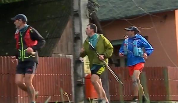 Tanczos Barna s-a alăturat ultramaratonistului Tibi Uşeriu, pe un traseu pe Via Transilvanica