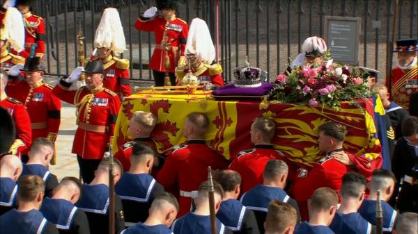Mesajul ascuns al funeraliilor reginei Elisabeta a II-a, o ceremonie urmărită de miliarde de oameni. Cristian Pîrvulescu:  Pe umerii regelui va sta reconcilierea cu popoarele sale