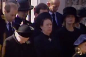 Gestul Reginei Elisabeta a II-a la înmormântarea Prinţesei Diana cu care a recâştigat iubirea poporului: "A fost spectaculos făcut"