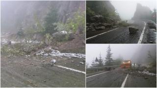 Pericol pe Transfăgărăşan: Mai mulţi bolovani de sute de kilograme s-au desprins din munte şi s-au prăbuşit pe şosea