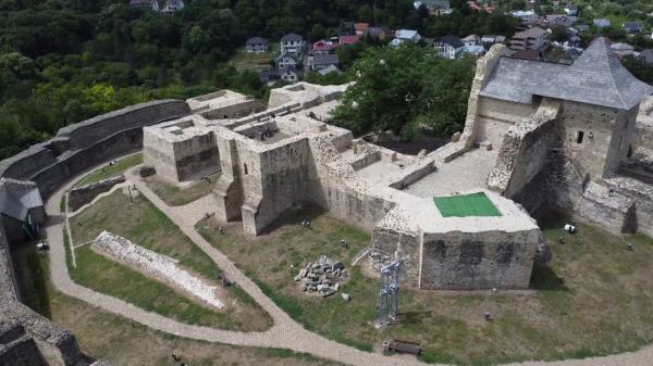 Cetatea de Scaun a Sucevei, printre cele mai frumoase destinaţii din întreaga lume. Ce pot vedea turiștii care ajung în Bucovina