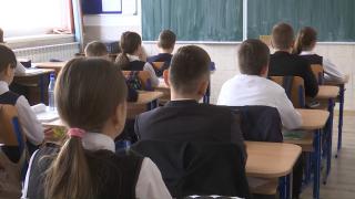 Măsurile luate de o școală din Suceava pentru a evita facturile mari la curent și gaze. Proiectul a costat 4 milioane de lei