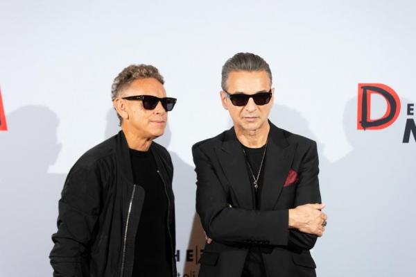 Depeche Mode anunță primul album după moartea lui Andy Fletcher. Va concerta la București în 2023