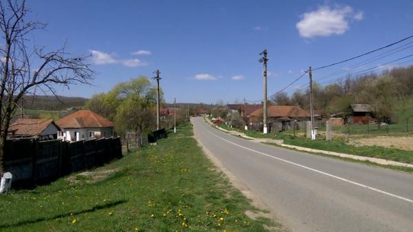 Tot mai mulţi români aleg să se mute de la oraş la sat. Numărul locuinţelor în mediul rural a crescut simţitor