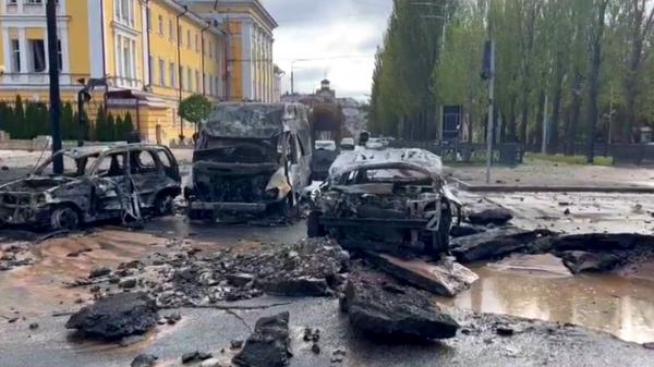 6 oraşe ucrainene, bombardate masiv de Rusia. Zelenski spune că Putin are două ţinte: civilii şi sistemul energetic. O rachetă a căzut lângă Ambasada României din Kiev