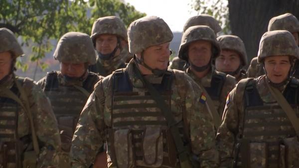 Exerciţiu de mobilizare a rezerviștilor la Craiova. Unii nu mai puseseră mâna pe armă de 10 ani: "Ne pregătim"