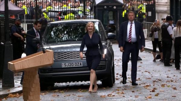 Criză politică în Marea Britanie după demisia lui Liz Truss. Foștii premieri Boris Johnson și Theresa May au șanse mari să se întoarcă la conducerea țării