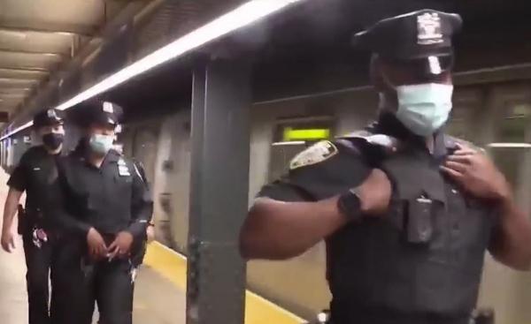 Doi oameni au fost împinşi de pe peron, la metroul din New York. Măsurile luate de autorități pentru a preveni astfel de incidente