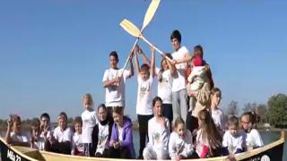 Copiii din asociaţia lui Ivan Patzaichin au construit singuri o barcă. Cei mici au folosit teoria de la şcoală