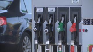 Compensarea preţului la carburanţi ar putea fi prelungită. Cât costă acum un litru de benzină