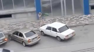 Teroare lângă un mall din Rusia: un bărbat a scos puşca şi a omorât trei oameni. O viza pe fosta soţie: atacatorul s-a sinucis