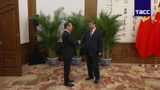 Dmitri Medvedev, vizită-surpriză la Beijing. I-a transmis lui Xi Jinping un mesaj de la Putin şi au discutat despre Ucraina