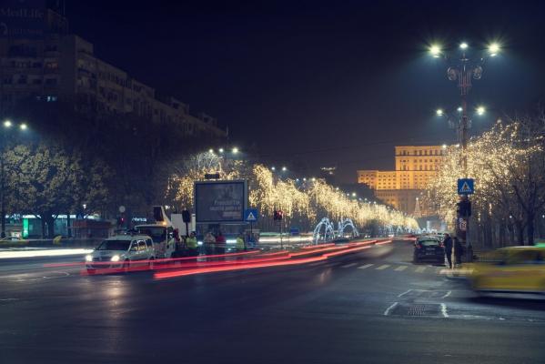 "O oră pentru Ucraina". Luminițele de Crăciun din centrul Capitalei stinse în semn de solidaritate