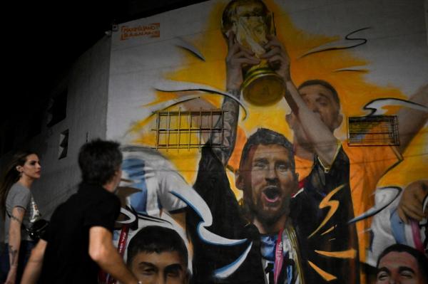 Grafitti imens cu Messi, în Buenos Aires. Un cunoscut artist din Argentina a marcat victoria "pumelor" la Campionatul Mondial