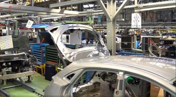 Industria auto din România a luat viteză. Producţia de maşini a atins un nou record naţional în 2022, potrivit ACAROM