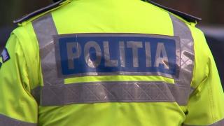 Un polițist din Vrancea, aflat în timpul liber, a fost bătut în fața băiețelului său de șapte ani, după ce a încercat să salveze o femeie
