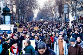 A treia rundă de proteste în Franţa: Peste un milion de oameni au ieşit în stradă, nemulţumiţi de reforma pensiilor