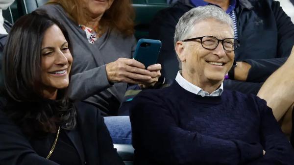 Bill Gates simte iar fluturi în stomac, la doi ani de la divorţul de Melinda Gates. Cine este noua iubită a magnatului Microsoft