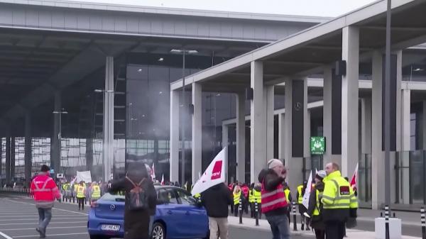 Mii de zboruri anulate și haos pe aeroporturi din cauza grevei din Germania. Mulți români sunt afectați: "Așteptăm de 6 ore"
