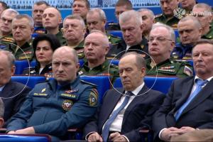 Consilierii lui Putin s-au "luptat" din greu cu somnul în timpul discursului. Preşedintele rus a acuzat NATO că vrea acces la armele nucleare ale Kremlinului
