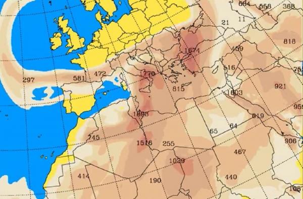 Primul val de praf saharian peste Europa. Când va ajunge norul desupra României