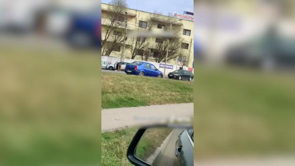 "Băi, n-are nici o treabă omul!" Un şofer din Craiova a mers un kilometru pe contrasens până şi-a dat seama