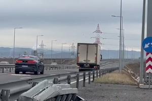 Șofer de camion, filmat în timp ce conduce cu spatele pe autostradă, în zona Turda-Sebeş. Cu ce amendă s-a ales