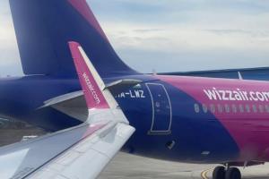 Momentul impactului dintre două avioane Wizz Air, pe aeroportul din Suceava. Cursele au fost anulate
