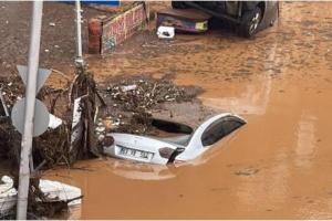Cel puțin 13 oameni au murit, după inundaţiile produse în zonele afectate de cutremure, în Turcia