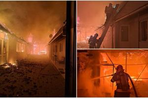 Incendiu devastator în Alba: Limbile de foc au mistuit acoperişurile a două case și au făcut scrum o maşină