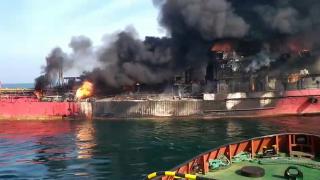 Incendiu în Portul Constanţa: o navă care transporta uree a fost cuprinsă de flăcări. Focul ar fi pornit din zona spațiilor de locuit