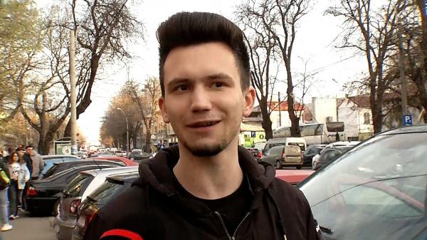 Reacția unui elev care a dat simularea la română la Bac: "De o lună stau și învăț, de abia așteptam"