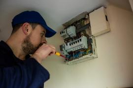 Ce salariu câştigă un electrician în România. Sunt printre cei mai căutaţi pe piaţa muncii