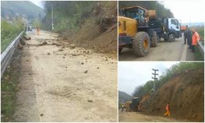 O nouă alunecare de teren pe Valea Oltului. Bolovanii au blocat iar Centura Călimăneşti, la câteva ore după ce drumul fusese curățat