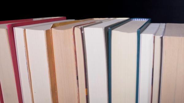 STUDIU: 35% dintre tinerii români spun că nu au citit niciodată vreo carte. Principalele două scuze invocate