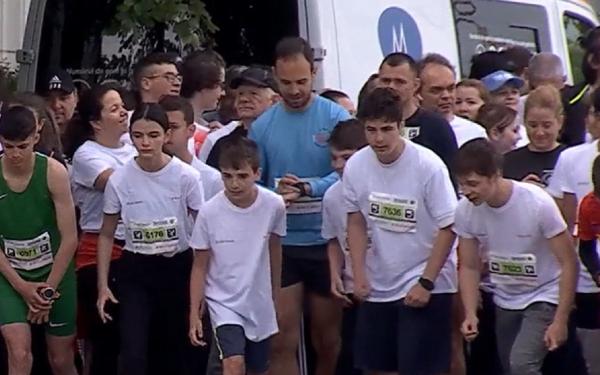 Semimaratonul Bucureşti 2023. Peste 10.000 de alergători se întrec până la linia de finish. Restricţii de trafic pe marile artere