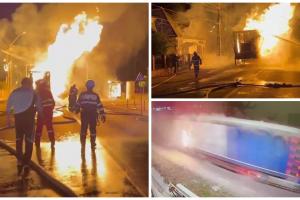 TIR cuprins de flăcări în mers, în Maramureș. Șoferul a reușit la timp să decupleze camionul de remorca încărcată cu paleţi