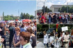 Greva profesorilor. Mii de angajați din învățământ protestează în Piaţa Victoriei: "Este o grevă pentru demnitate, pentru respect"