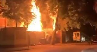 Incendiu puternic în Sectorul 1 din Bucureşti. Pompierii au intervenit cu 4 autospeciale