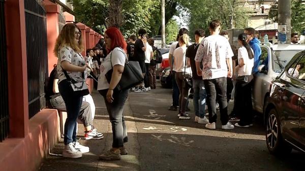 Controversă mare după proba de Limba română de la BAC. Ce au căutat elevii pe internet chiar înainte de examen