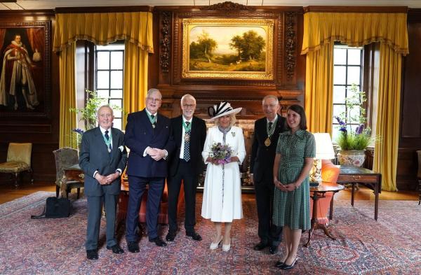 Regele Charles şi Camilla îşi sărbătoresc încoronarea pentru a doua oară în Scoţia. Cei doi continuă tradiția reginei Elisabeta